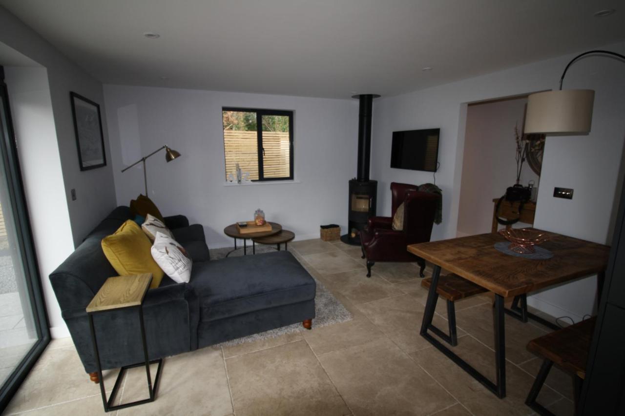 Ryefield Cottage - Luxurious Self-Catered Holiday Cottage With A Log Burner Chichester Exterior photo