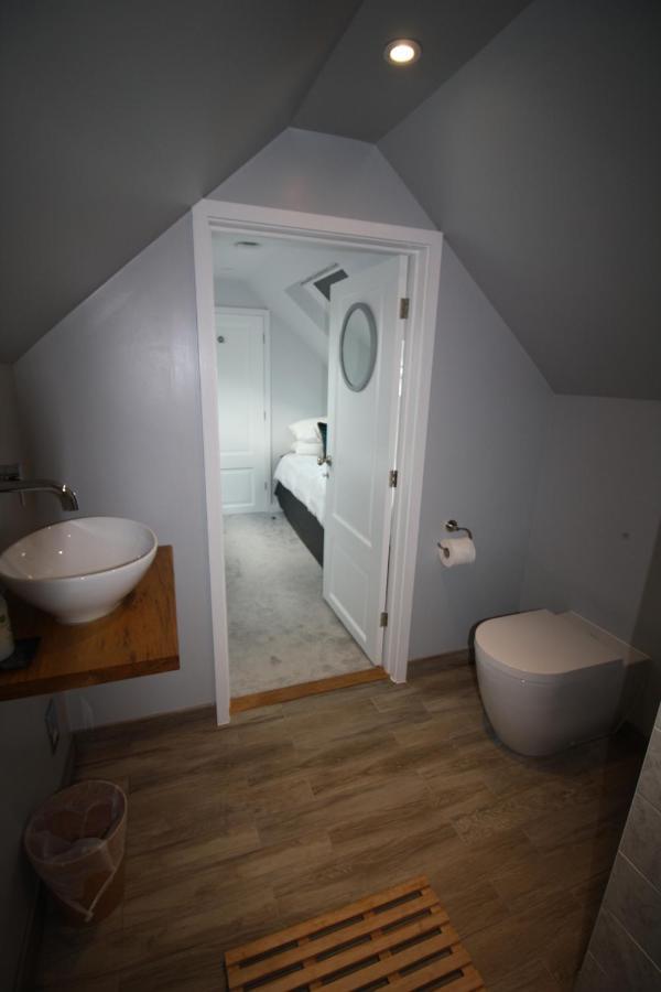 Ryefield Cottage - Luxurious Self-Catered Holiday Cottage With A Log Burner Chichester Exterior photo