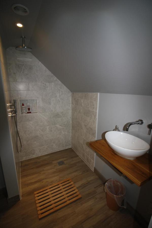 Ryefield Cottage - Luxurious Self-Catered Holiday Cottage With A Log Burner Chichester Exterior photo