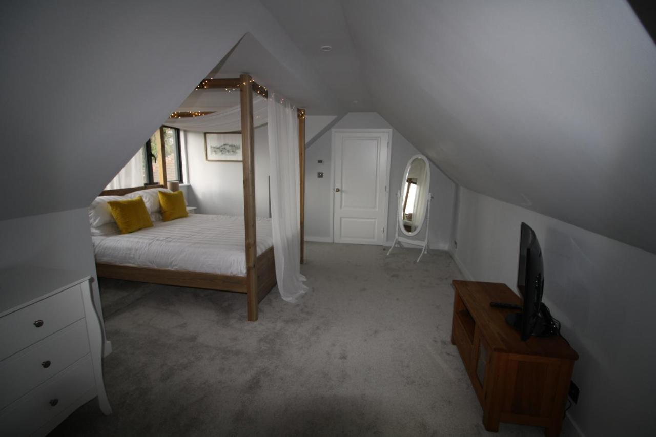 Ryefield Cottage - Luxurious Self-Catered Holiday Cottage With A Log Burner Chichester Exterior photo